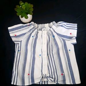 Sleeveless Blouse with embroidred flowers